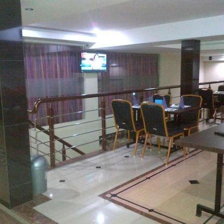 Erin Int Hotel Makassar Ngoại thất bức ảnh
