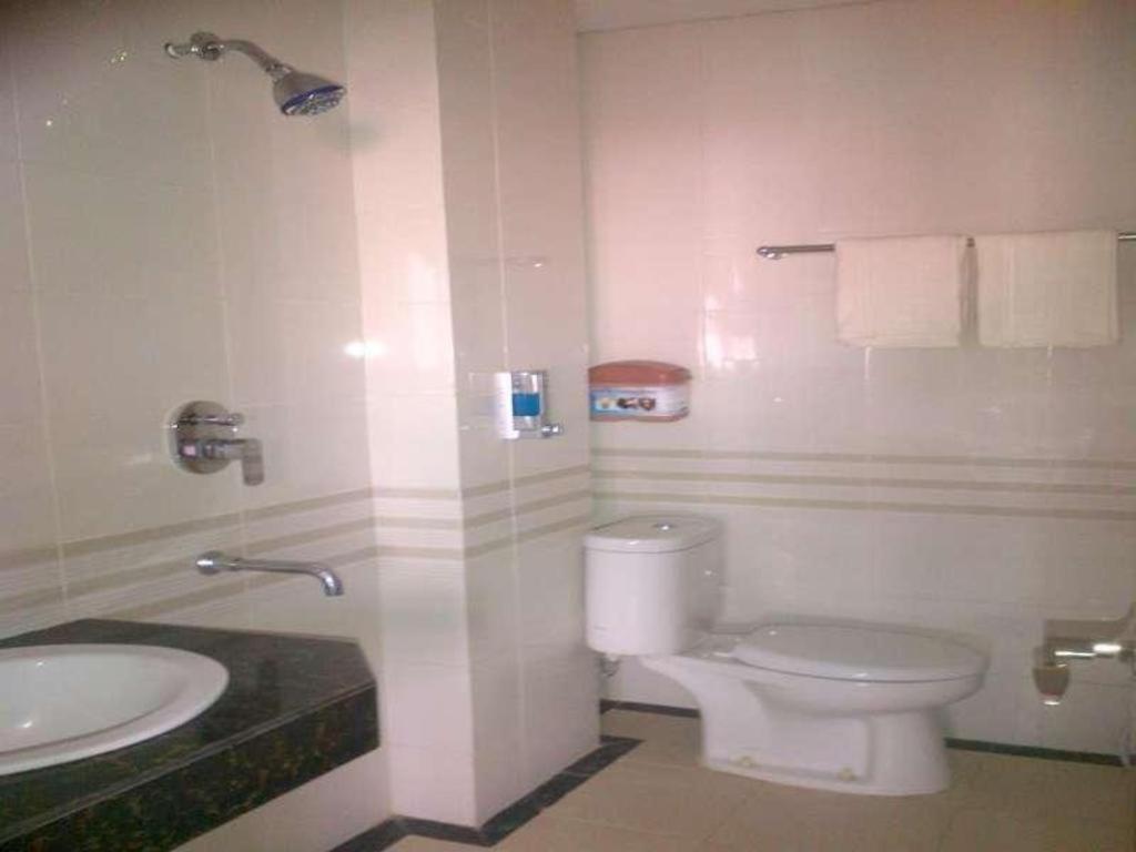 Erin Int Hotel Makassar Ngoại thất bức ảnh