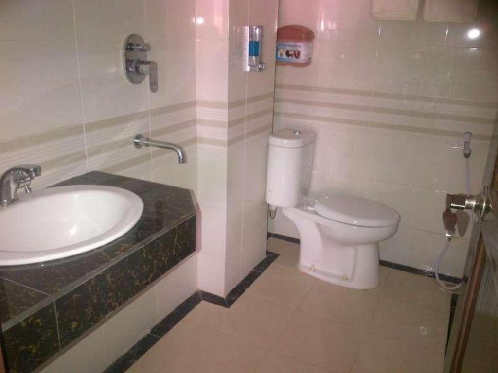 Erin Int Hotel Makassar Ngoại thất bức ảnh